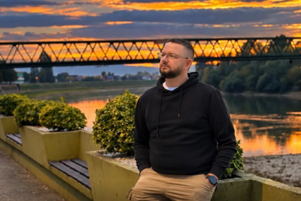 (VIDEO) Dok drugi jure trendove, Bojan obilazi manastire: Mladić iz Srpske promoviše VJERU I TRADICIJU, a njegovi video snimci bilježe milionske preglede
