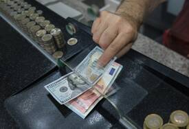 DOLAR U NALETU, EVRO TONE Američka valuta jača treći dan zaredom, investitori širom svijeta „na iglama“