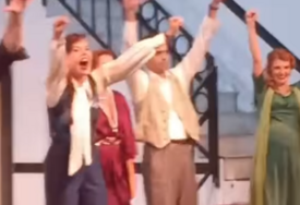 (VIDEO) "Ljudi, gotovo je" Emotivne scene u Ateljeu 212 nakon vijesti o pobjedi Studentske liste