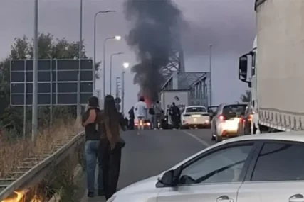 GORI KAMION NA RAČI Mostom se širi gust dim, vozačima se savjetuju alternativni pravci