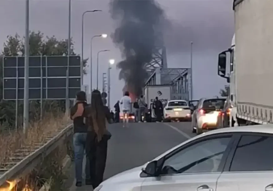 GORI KAMION NA RAČI Mostom se širi gust dim, vozačima se savjetuju alternativni pravci