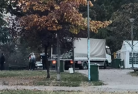 (VIDEO) Evo kako večeras izgleda Beograd: U Pionirskom parku postavljaju se šatori, policija u širem centru