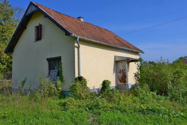 (FOTO) 5 APARTMANA U GRČKOJ Pjevačica pametno ulagala zarađeni novac, nekretnine broje pravo bogatstvo