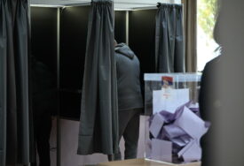ZATVORENA BIRALIŠTA Završeni parlamentarni izbori u Srbiji, izlaznost do 19 sati blizu 68%