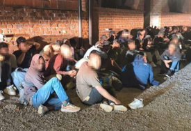 Spriječeno krijumčarenje migranata: Policija uhapsila dvojicu državljana BiH