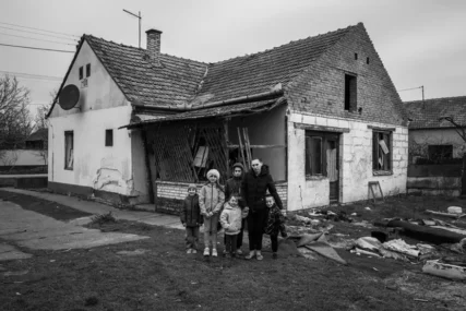 (VIDEO) OD JEDNE SOBICE BEZ STRUJE DO KUĆE SA 6 SOBA Majka osmoro djece konačno dobila svoj dom, stiže i Ljubica