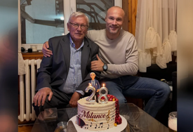 (FOTO) MILANČE RADOSAVLJEVIĆ DANAS SLAVI ROĐENDAN Na torti osvanula neobična brojka, kolega uz njega na važan dan