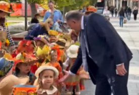 (VIDEO) „Za njih je sve ovo rađeno“ Dodik sa najmlađim stanovnicima Banjaluke