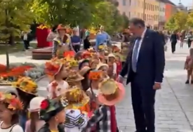 (VIDEO) „Za njih je sve ovo rađeno“ Dodik sa najmlađim stanovnicima Banjaluke