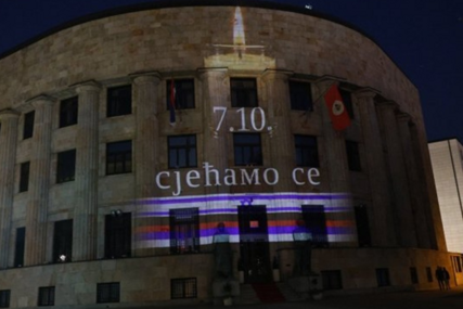 (FOTO) PALATA REPUBLIKE U BOJAMA IZRAELA Tri godine od terorističkog napada, Banjaluka odaje počast žrtvama napada Hamasa