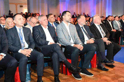 Na jednom mjestu lideri biznisa, politike i inovatori: Višković prisustvovao otvaranju Drugog regionalnog samita trgovine