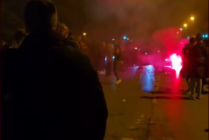 (VIDEO) STUDENTI POBIJEDILI Vučić priznao poraz, slavlje na ulicama Srbije
