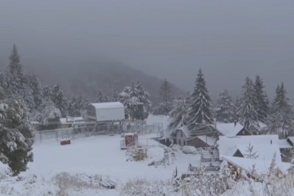 (VIDEO) Stigao prvi snijeg: Poznati ski-centar i planinski vrhovi već pod bijelim pokrivačem
