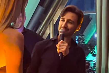 (VIDEO) DOBRA PJESMA I ATMOSFERA ZA PAMĆENJE Stevan Anđelković priredio spektakl, iz publike pozvao Bojanu Srdanović