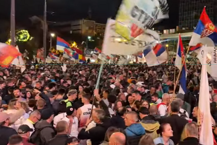 (VIDEO) "Mandat pripada svima vama - narodu" Završni predizborni skup Studentske liste, nepregledne kolone građana stigle na Slaviju