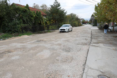 (VIDEO, FOTO) PRAŠINA, BLATO I RUPA DO RUPE  Dio Subotičke ulice MJESECIMA RASKOPAN, mještani poručuju "ovo je katastrofa"