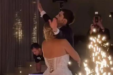 (VIDEO) Svadba koja zapalila mreže: Mlada zgrabila mladoženju i podigla ga u vazduh, a zbog reakcije svekrve svi su u šoku