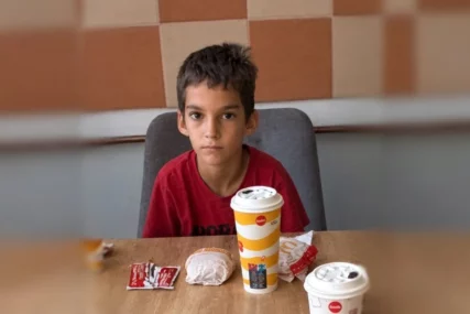 DJEČAKU (8) IZGUBIO SE SVAKI TRAG: Teo nestao u Osijeku, policija moli građane za pomoć