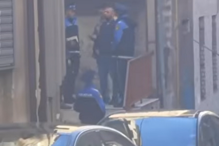 (VIDEO) Komšinica pronašla tijelo žene: U Sarajevu SIN UBIO MAJKU, provjeravaju se okolnosti tragedije