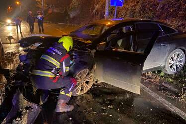(FOTO) Detalji žestokog sudara u Banjaluci: Učestvovala 2 automobila, povrijeđena jedna osoba