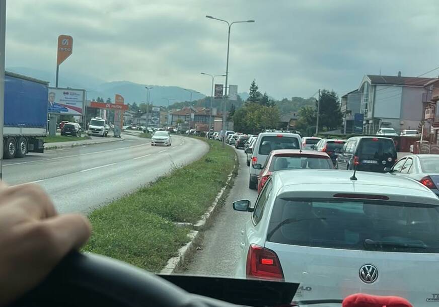 Vozači, budite strpljivi: Udes u Banjaluci, saobraćaj usporen