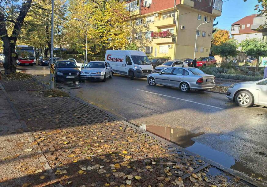 Ulica Skendera Kulenovića, ležeći policajci