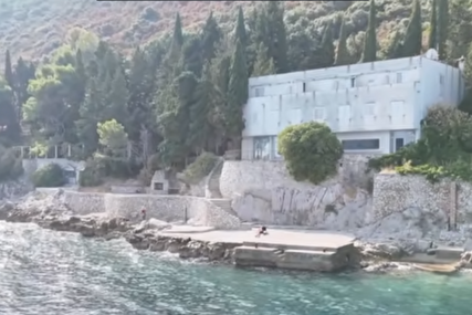 (VIDEO) OD LUKSUZA OSTALA SAMO RUŠEVINA Kako danas izgleda nekad raskošna vila na Jadranu u kojoj je ljetovali političari iz BiH
